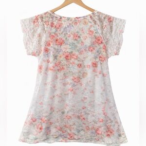 Brittany black 1x floral lace top